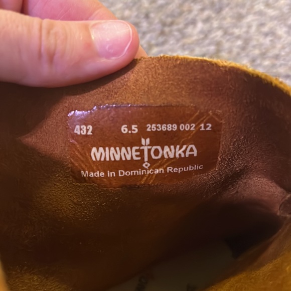 Minnetonka Soft-Sole Boots - Picture 6 of 7